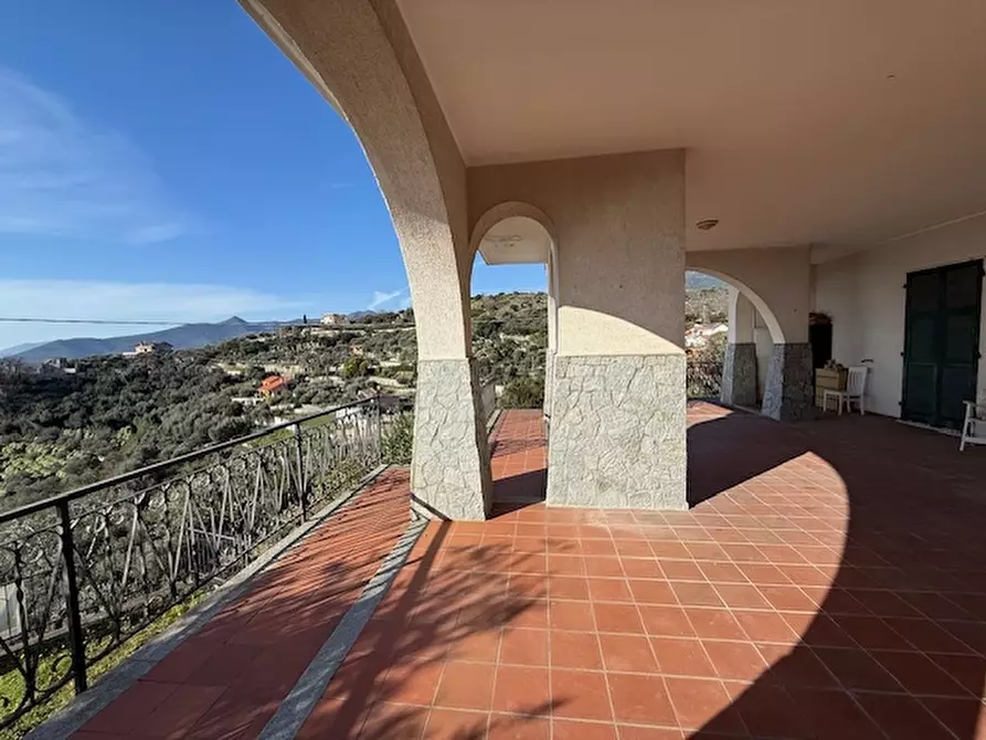 Immagine 13 di Villa in vendita  a Pietra Ligure