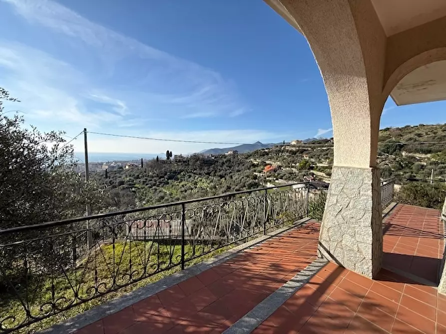 Immagine 14 di Villa in vendita  a Pietra Ligure