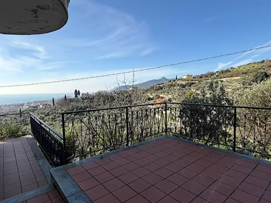 Immagine 21 di Villa in vendita  a Pietra Ligure