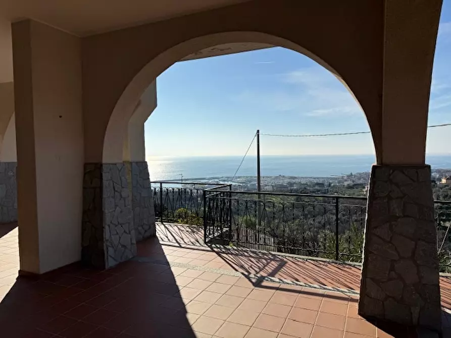 Immagine 6 di Villa in vendita  a Pietra Ligure