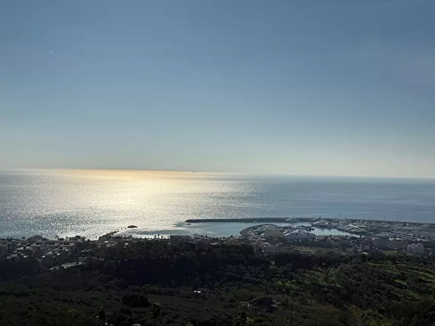 Immagine 8 di Villa in vendita  a Pietra Ligure