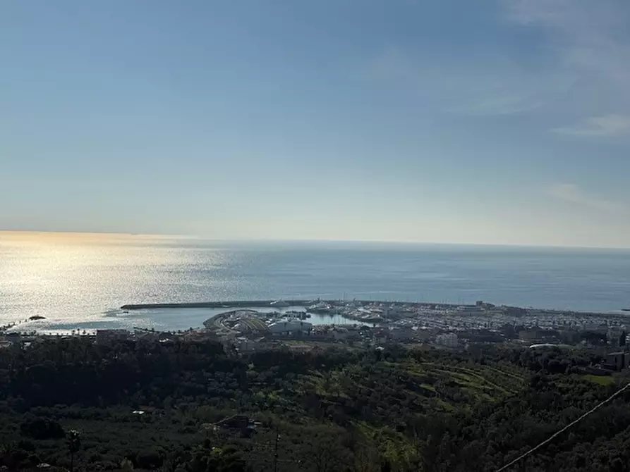 Immagine 9 di Villa in vendita  a Pietra Ligure