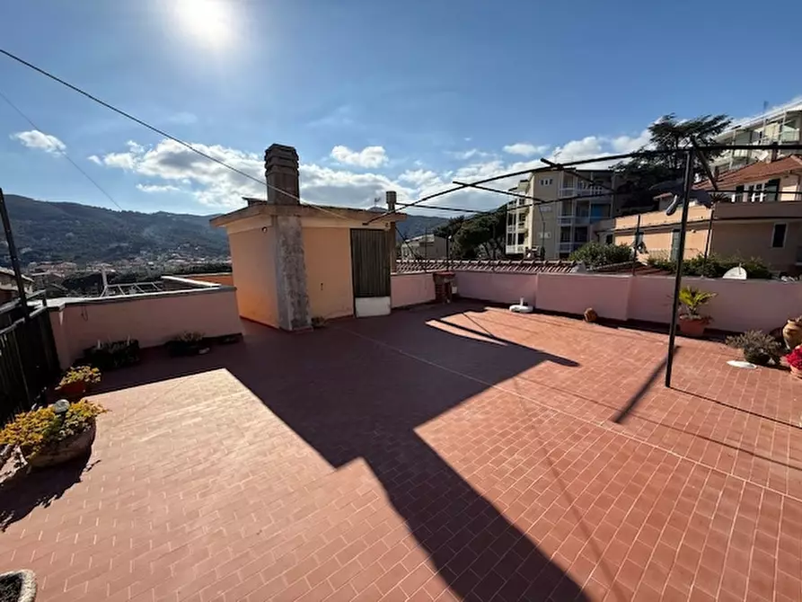 Immagine 2 di Appartamento in vendita  a Spotorno