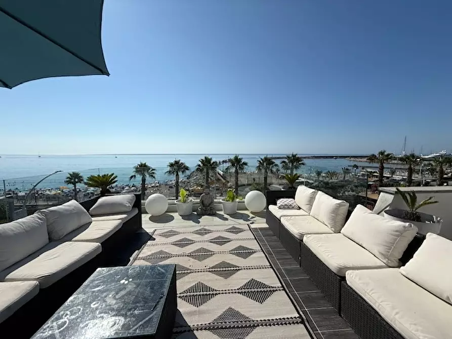 Immagine 4 di Appartamento in vendita  a Loano