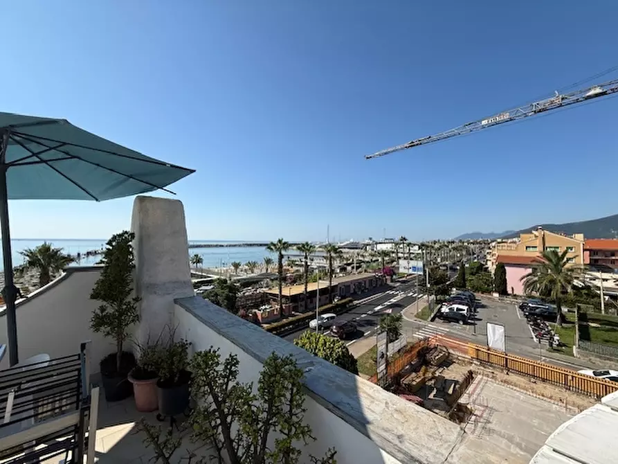 Immagine 30 di Appartamento in vendita  a Loano