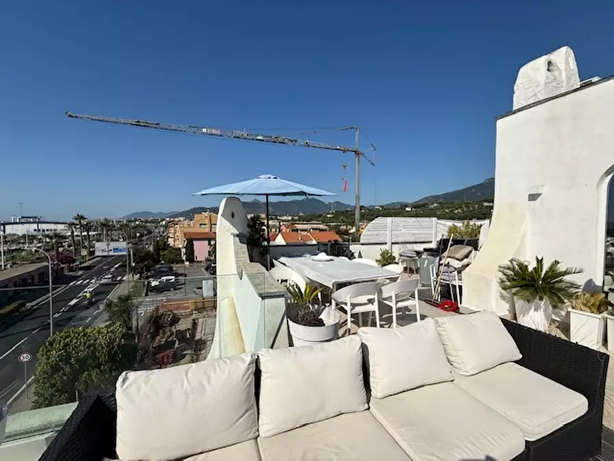 Immagine 10 di Appartamento in vendita  a Loano