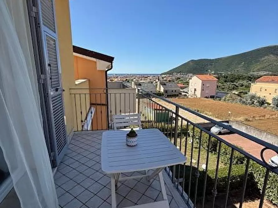 Immagine 11 di Appartamento in vendita  a Loano