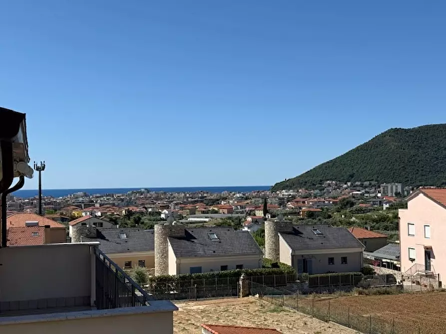 Immagine 13 di Appartamento in vendita  a Loano