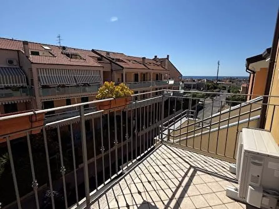 Immagine 21 di Appartamento in vendita  a Loano