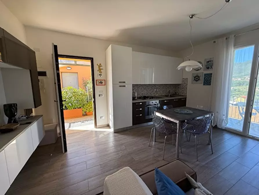 Immagine 5 di Appartamento in vendita  a Loano