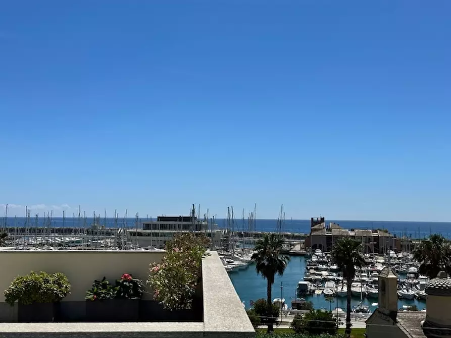 Immagine 4 di Immobile di prestigio in vendita  a Loano