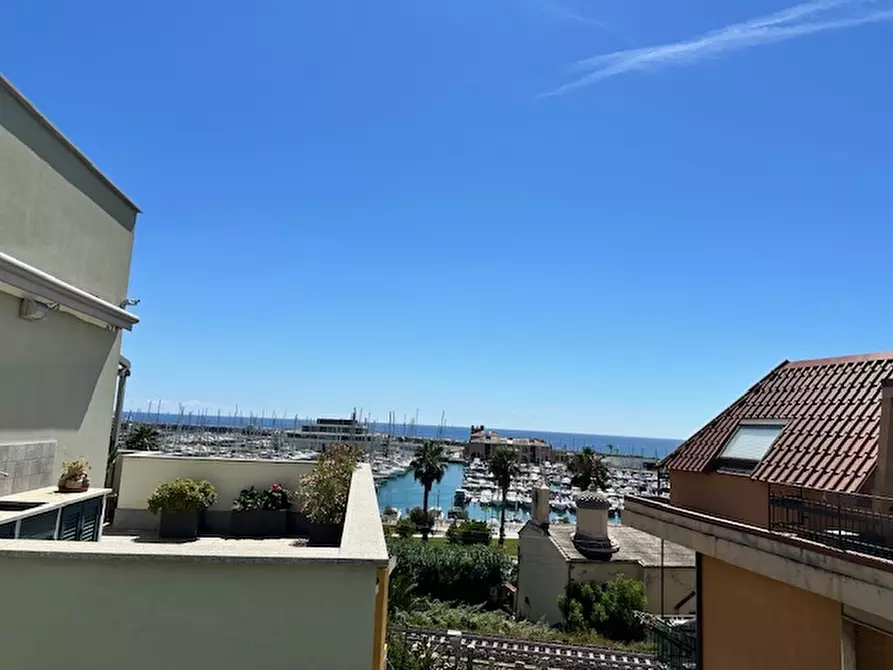 Immagine 7 di Immobile di prestigio in vendita  a Loano