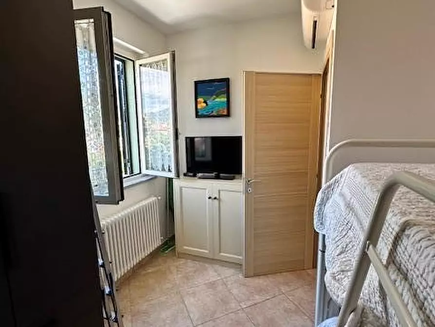 Immagine 13 di Immobile di prestigio in vendita  a Loano