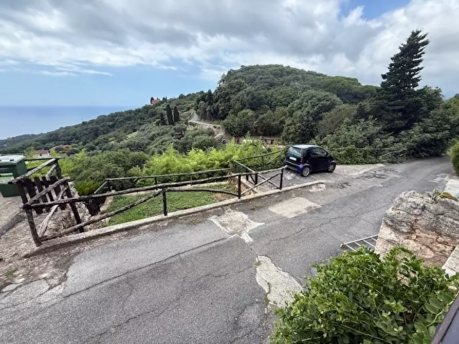 Immagine 17 di Villa in vendita  a Finale Ligure
