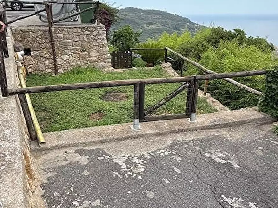 Immagine 19 di Villa in vendita  a Finale Ligure