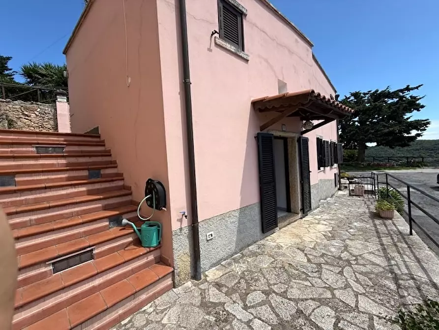 Immagine 29 di Villa in vendita  a Finale Ligure