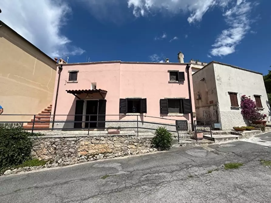 Immagine 34 di Villa in vendita  a Finale Ligure