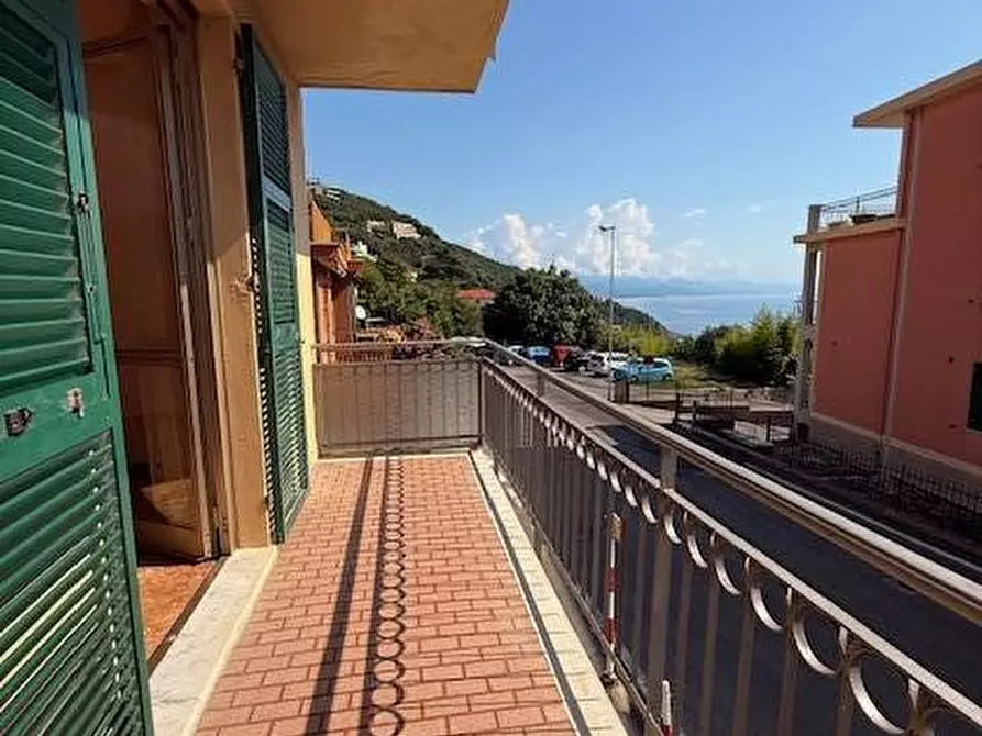 Immagine 3 di Appartamento in vendita  a Bergeggi