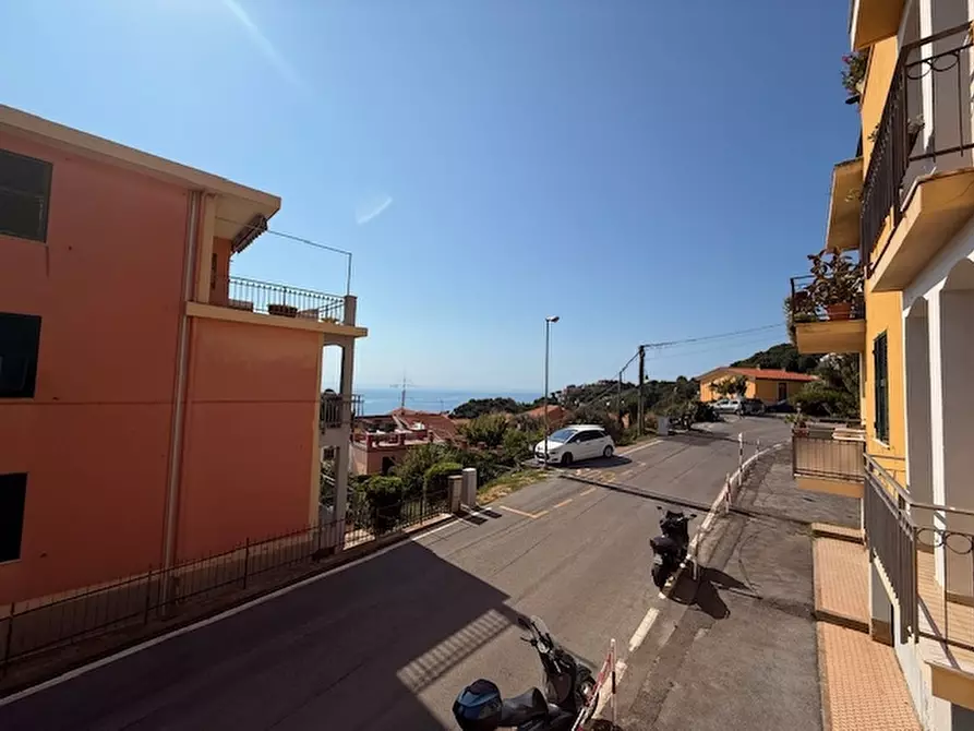 Immagine 4 di Appartamento in vendita  a Bergeggi