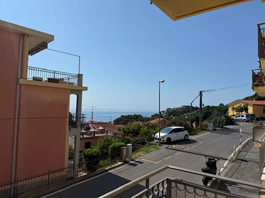 Immagine 31 di Appartamento in vendita  a Bergeggi