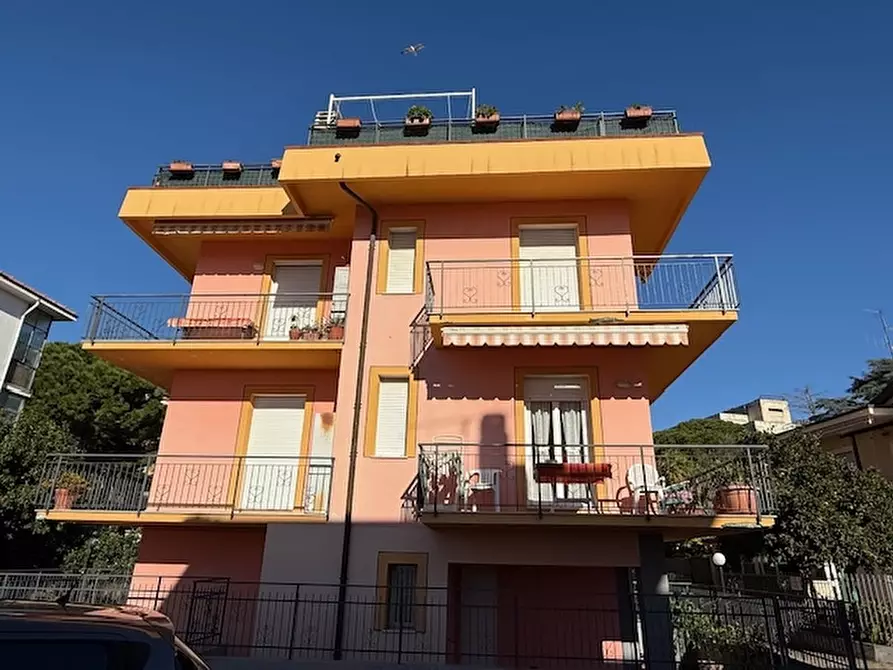 Immagine 1 di Appartamento in vendita  a Pietra Ligure