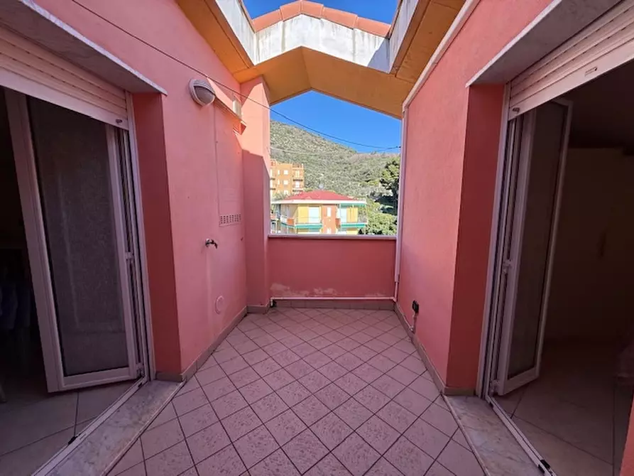 Immagine 26 di Appartamento in vendita  a Pietra Ligure