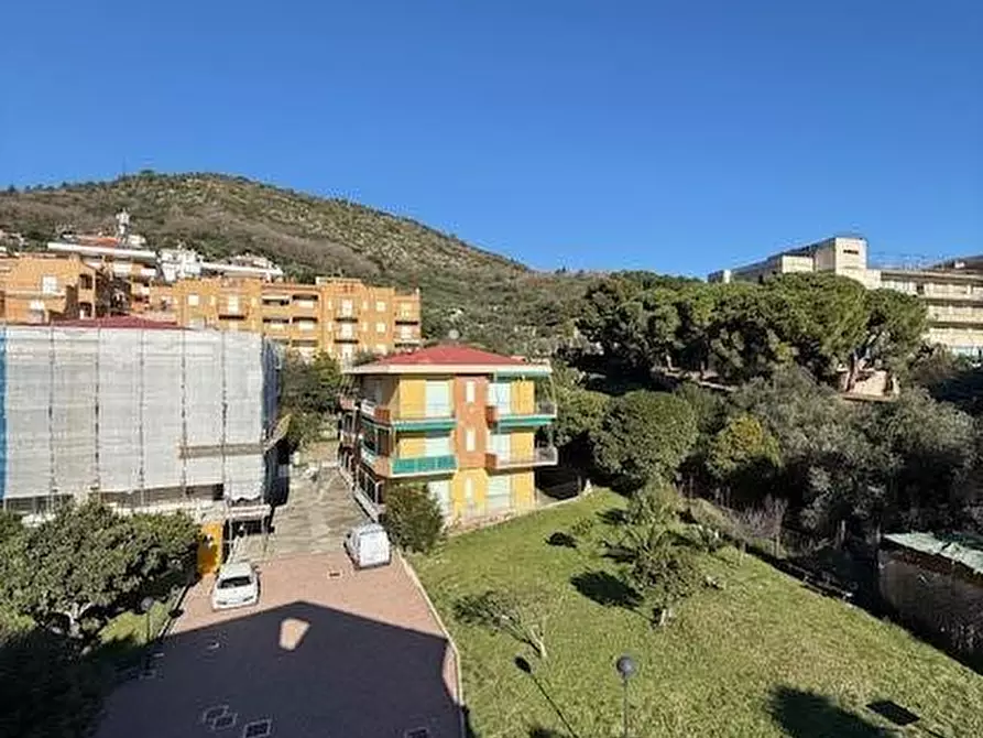 Immagine 30 di Appartamento in vendita  a Pietra Ligure