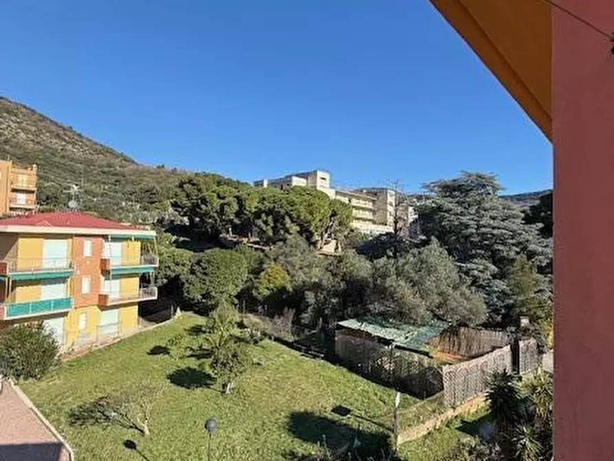 Immagine 32 di Appartamento in vendita  a Pietra Ligure