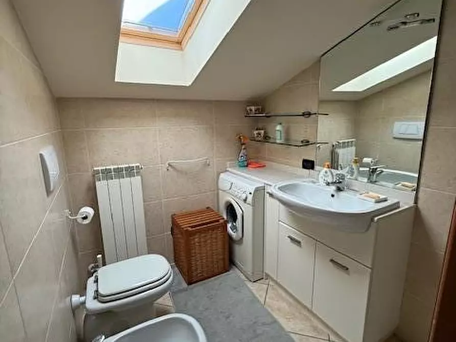 Immagine 10 di Appartamento in vendita  a Pietra Ligure