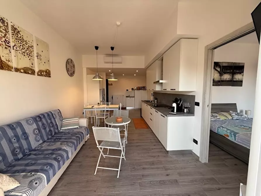 Immagine 1 di Appartamento in vendita  a Loano