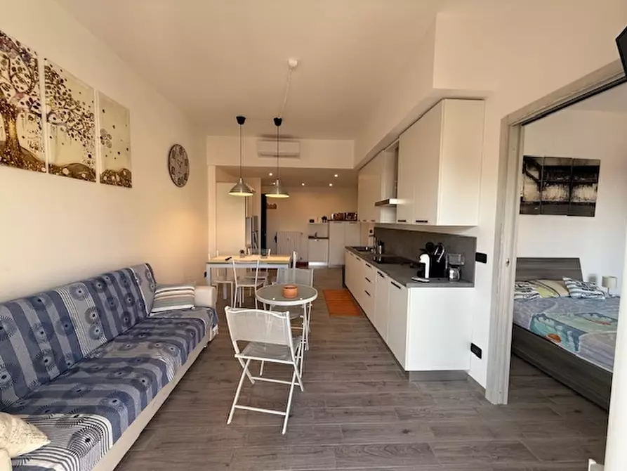 Immagine 3 di Appartamento in vendita  a Loano