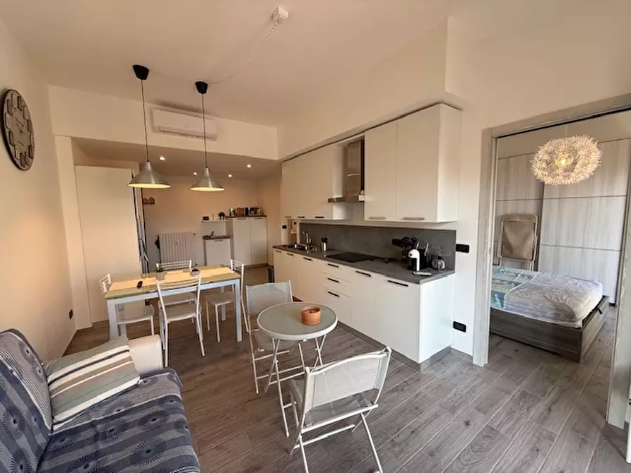 Immagine 5 di Appartamento in vendita  a Loano