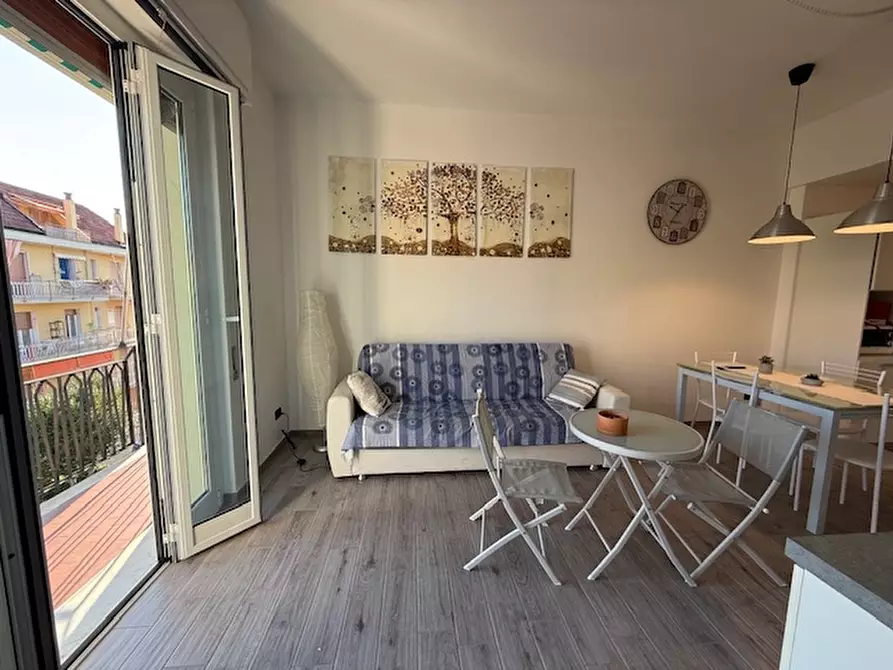 Immagine 18 di Appartamento in vendita  a Loano