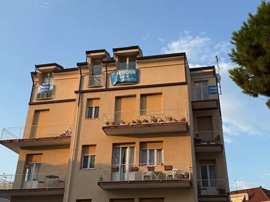 Immagine 12 di Appartamento in vendita  a Loano