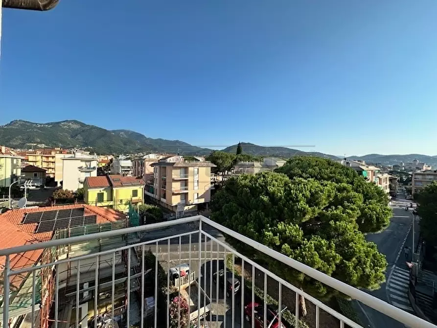 Immagine 26 di Appartamento in vendita  a Loano