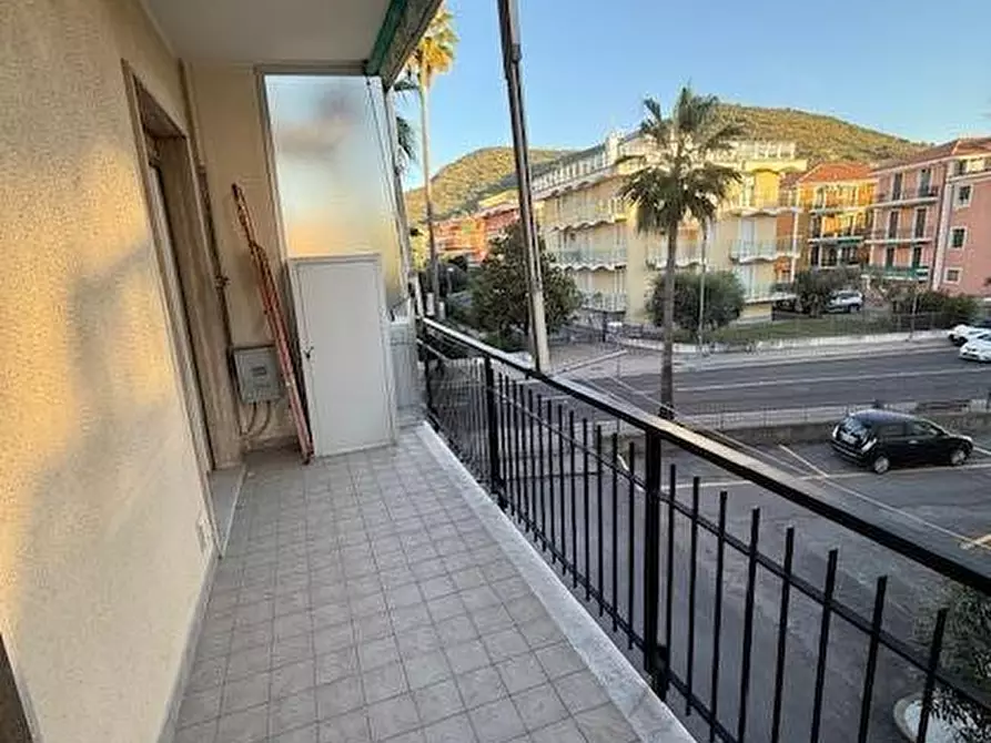 Immagine 26 di Appartamento in vendita  a Pietra Ligure
