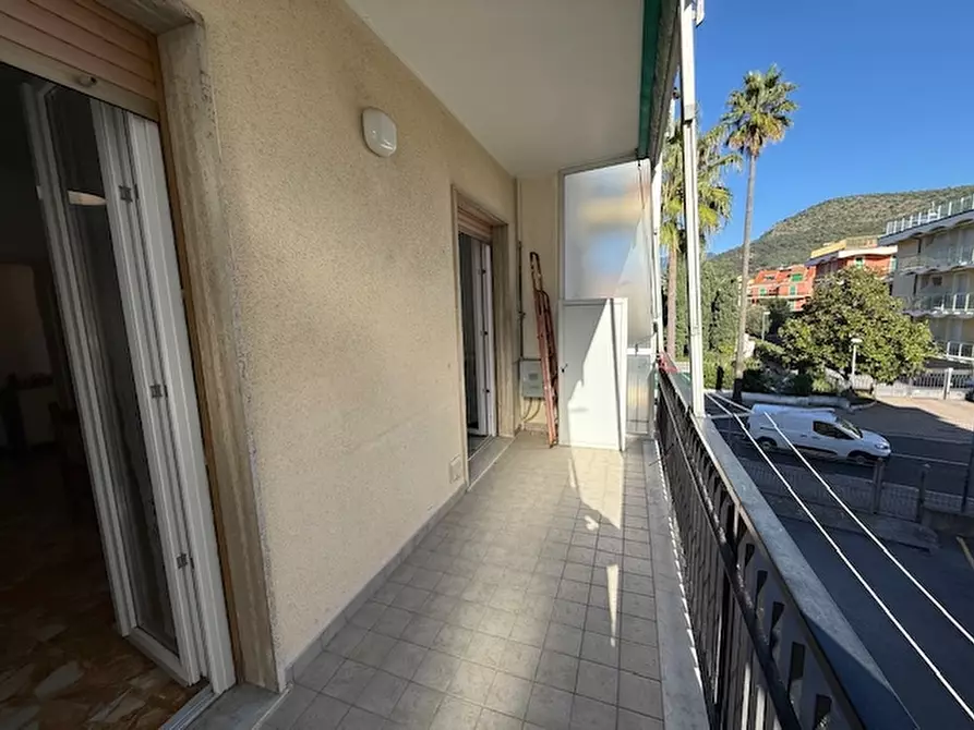 Immagine 2 di Appartamento in vendita  a Pietra Ligure