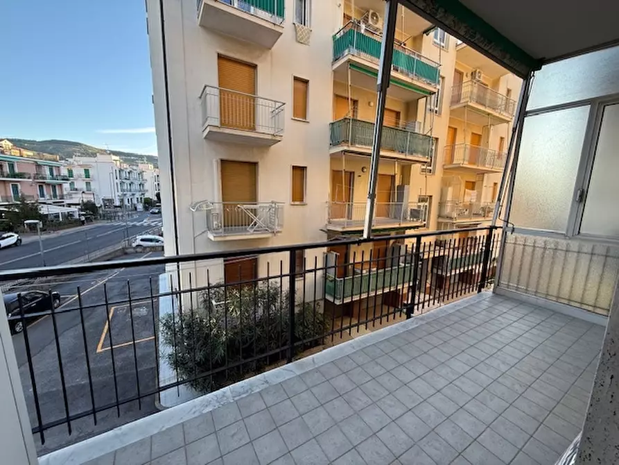 Immagine 9 di Appartamento in vendita  a Pietra Ligure