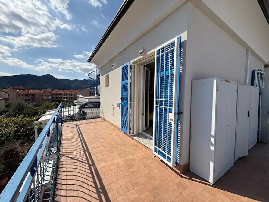 Immagine 6 di Appartamento in vendita  a Loano