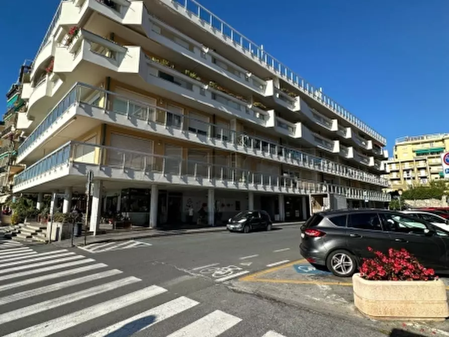 Immagine 3 di Appartamento in vendita  a Loano