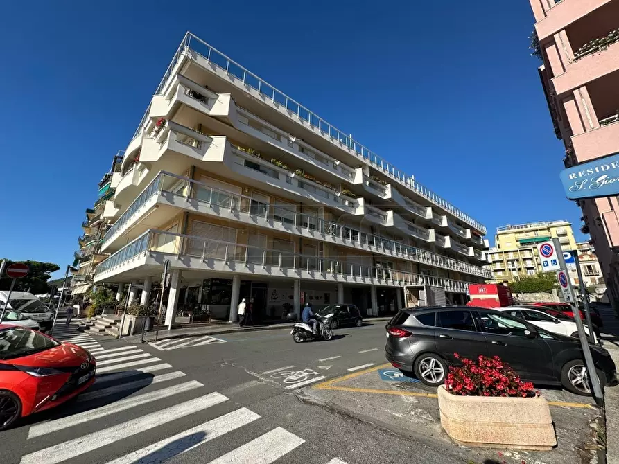 Immagine 12 di Appartamento in vendita  a Loano