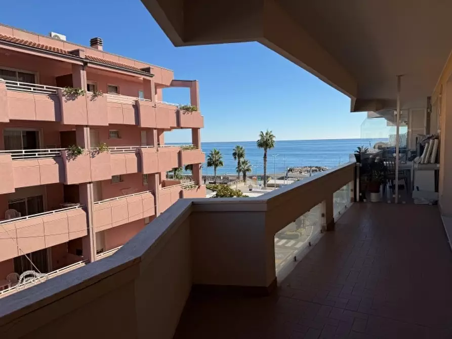 Immagine 25 di Appartamento in vendita  a Loano