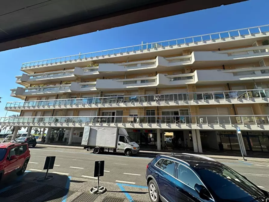 Immagine 8 di Appartamento in vendita  a Loano