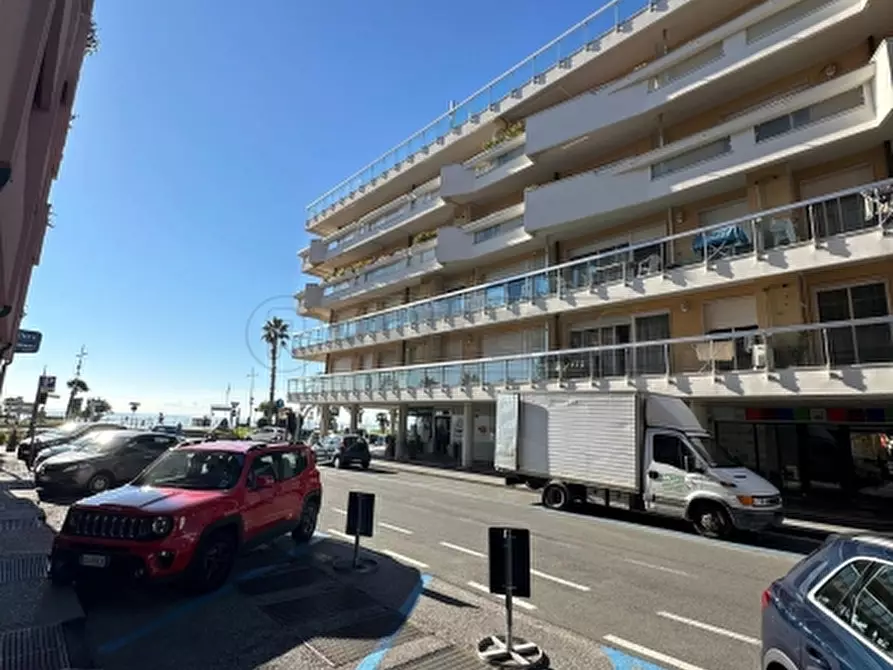 Immagine 11 di Appartamento in vendita  a Loano