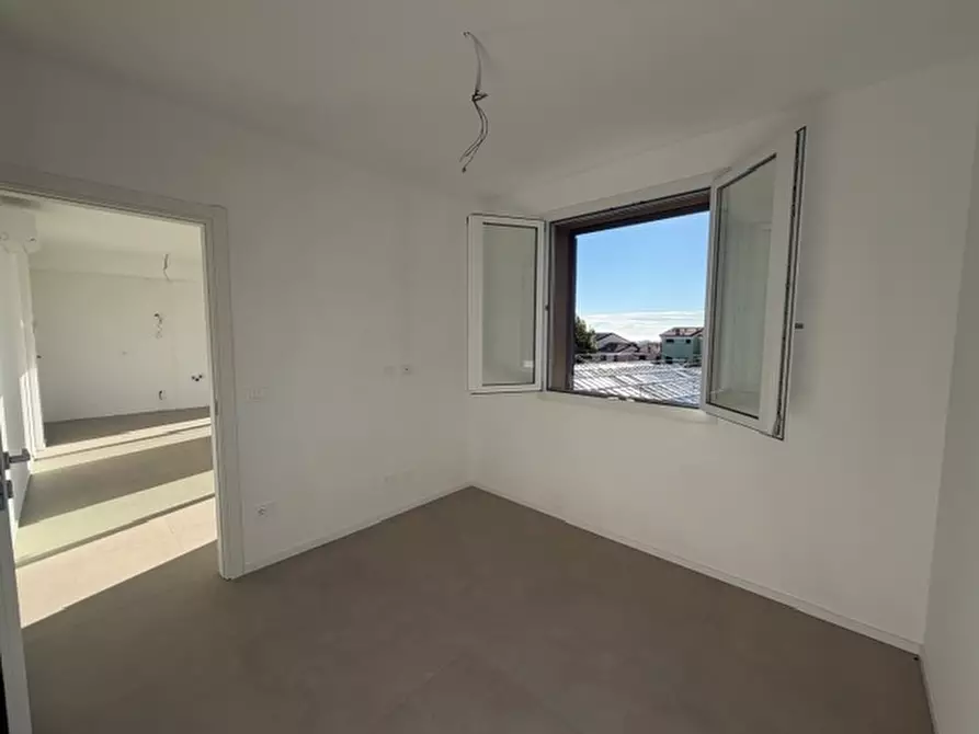 Immagine 10 di Appartamento in vendita  a Loano