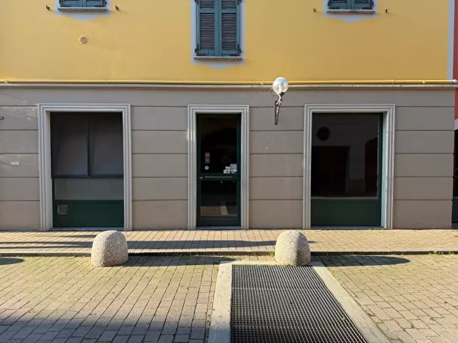 Immagine 2 di Locale commerciale in vendita  in PIAZZA GIUSEPPE NOVELLO 8 a Codogno