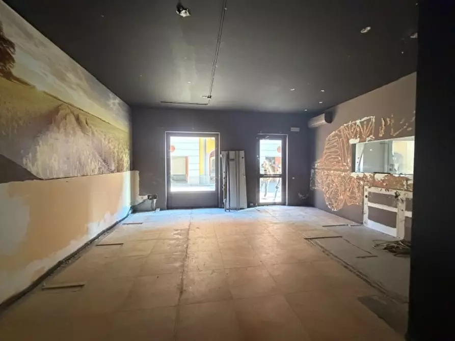 Immagine 15 di Locale commerciale in vendita  in PIAZZA GIUSEPPE NOVELLO 8 a Codogno