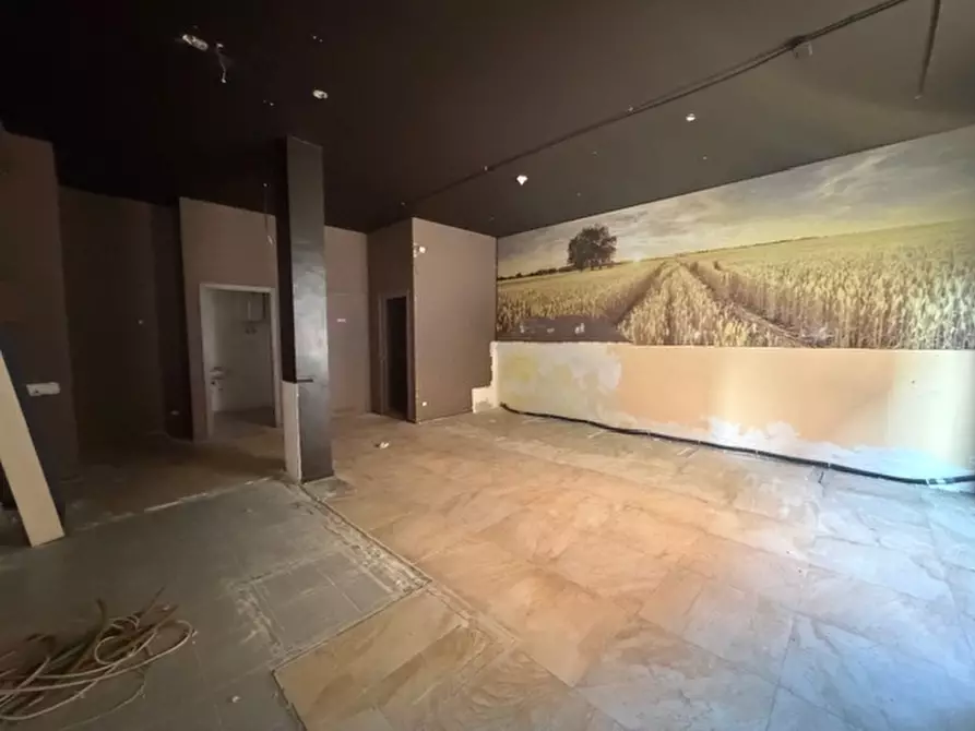 Immagine 11 di Locale commerciale in vendita  in PIAZZA GIUSEPPE NOVELLO 8 a Codogno