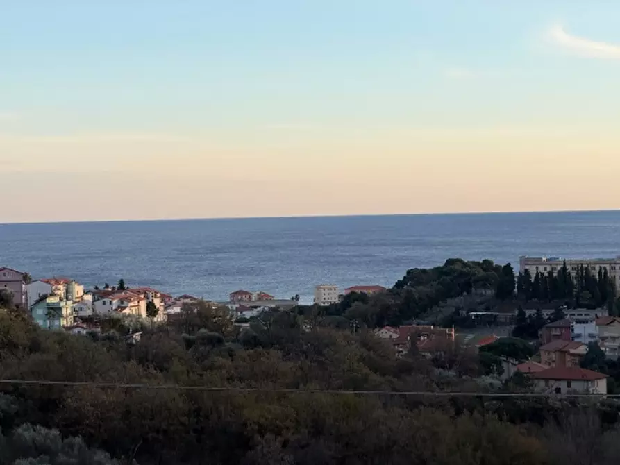 Immagine 11 di Villa in vendita  a Pietra Ligure