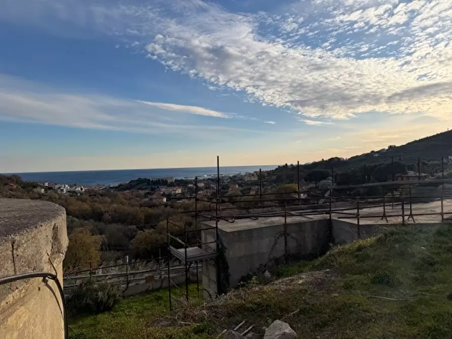 Immagine 15 di Villa in vendita  a Pietra Ligure